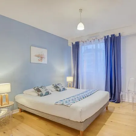 LE FOUGÈRES - Bel appartement avec deux chambres et place de parking Rennes Extérieur photo