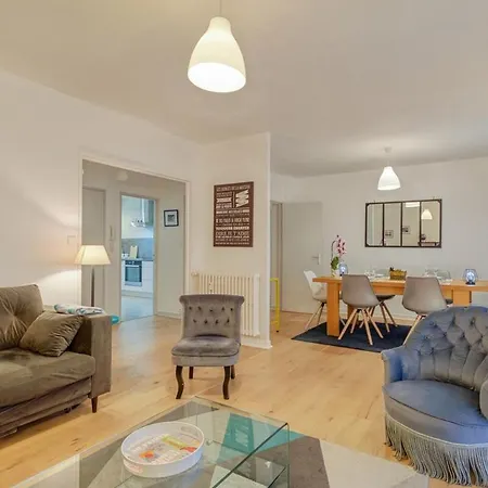 LE FOUGÈRES - Bel appartement avec deux chambres et place de parking Rennes Extérieur photo