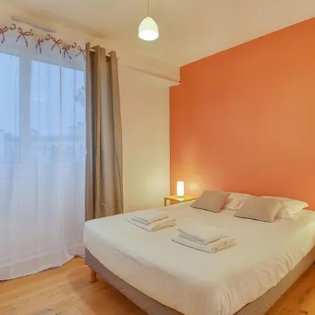 LE FOUGÈRES - Bel appartement avec deux chambres et place de parking Rennes Extérieur photo