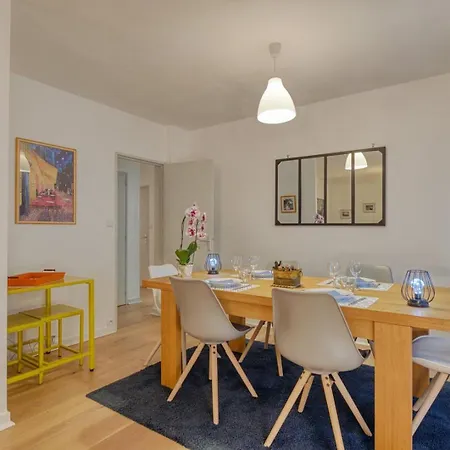 LE FOUGÈRES - Bel appartement avec deux chambres et place de parking Rennes Extérieur photo