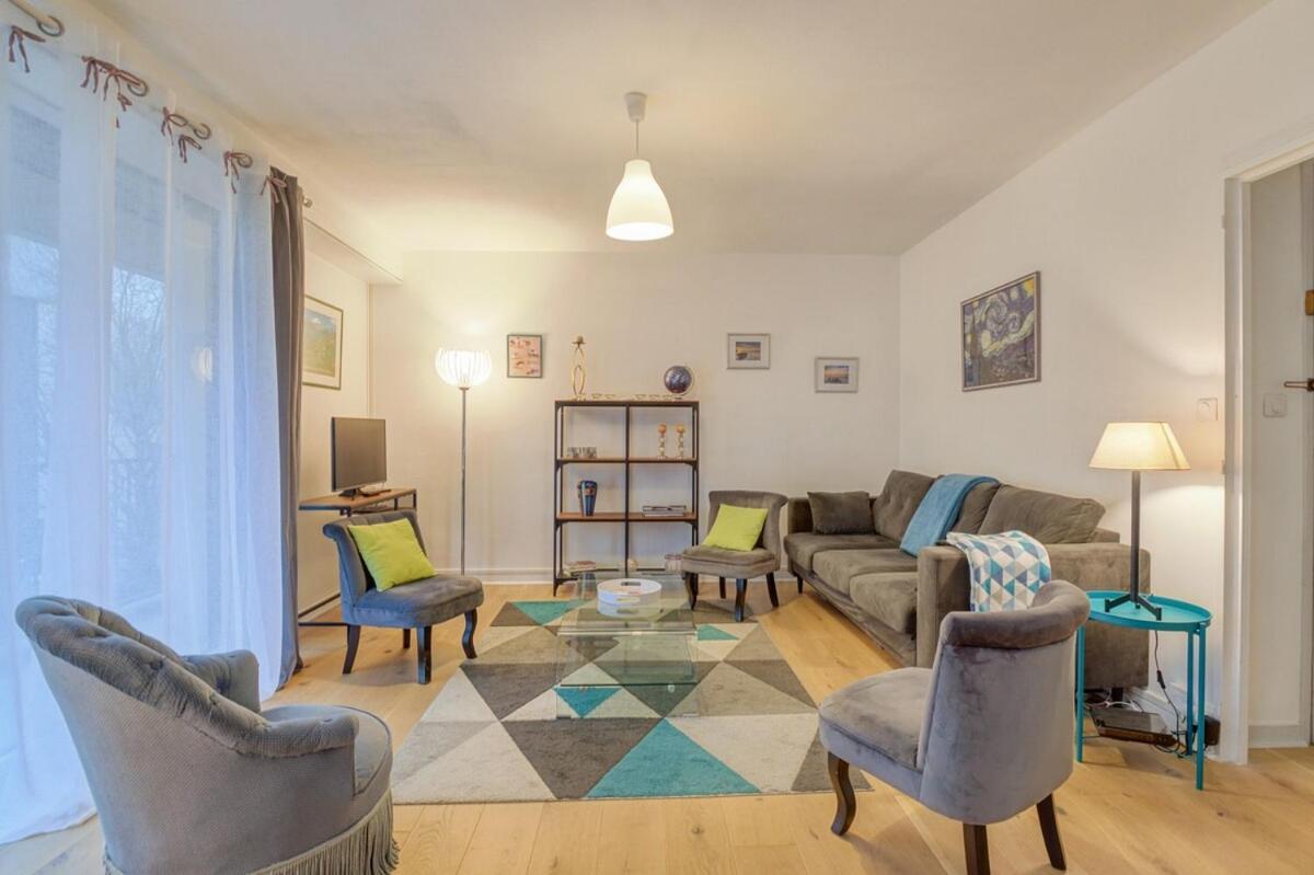 Appartement Le Fougères - Bel Avec Deux Et Place De Parking *