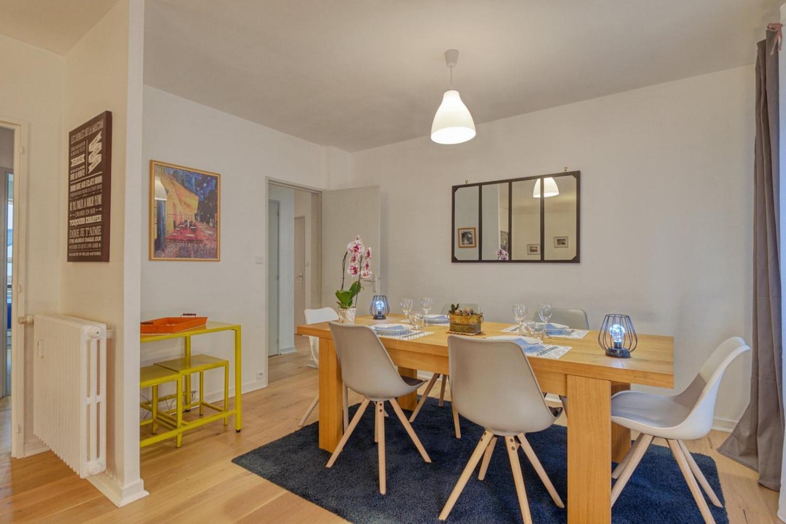 Appartement Le Fougères - Bel Avec Deux Et Place De Parking